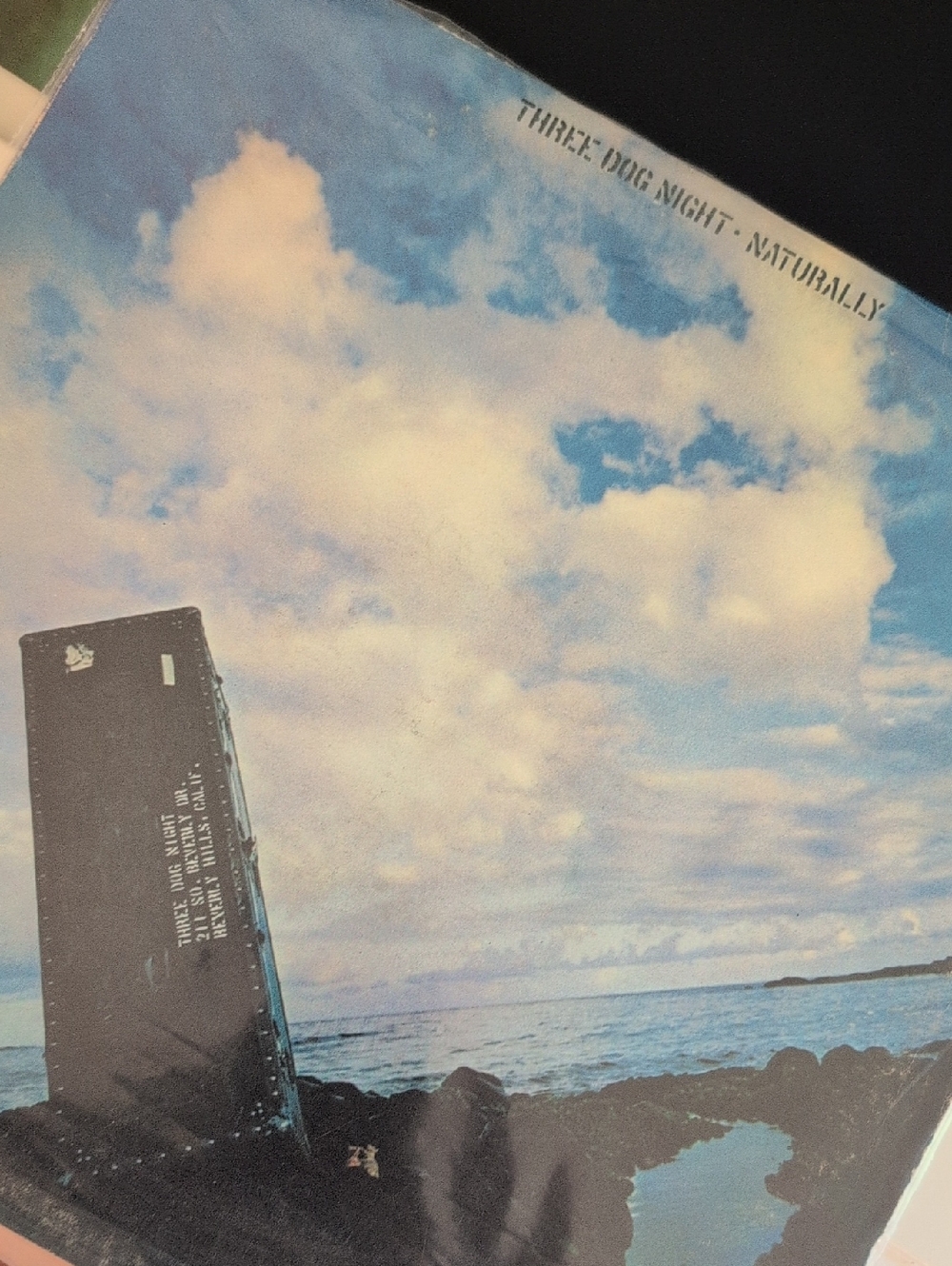 Vinyl: THREE DOG NIGHT Naturally